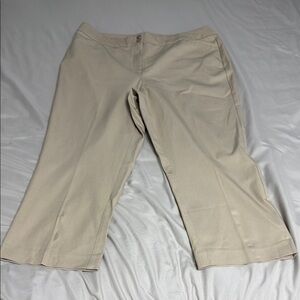 Chico's Sand Straight Leg Cropped Pants